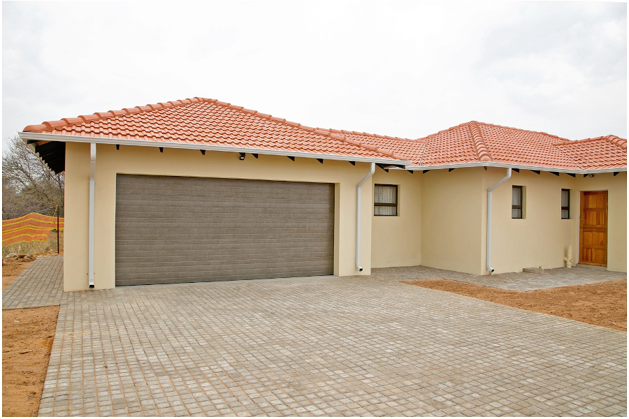 Pallicades completed family house