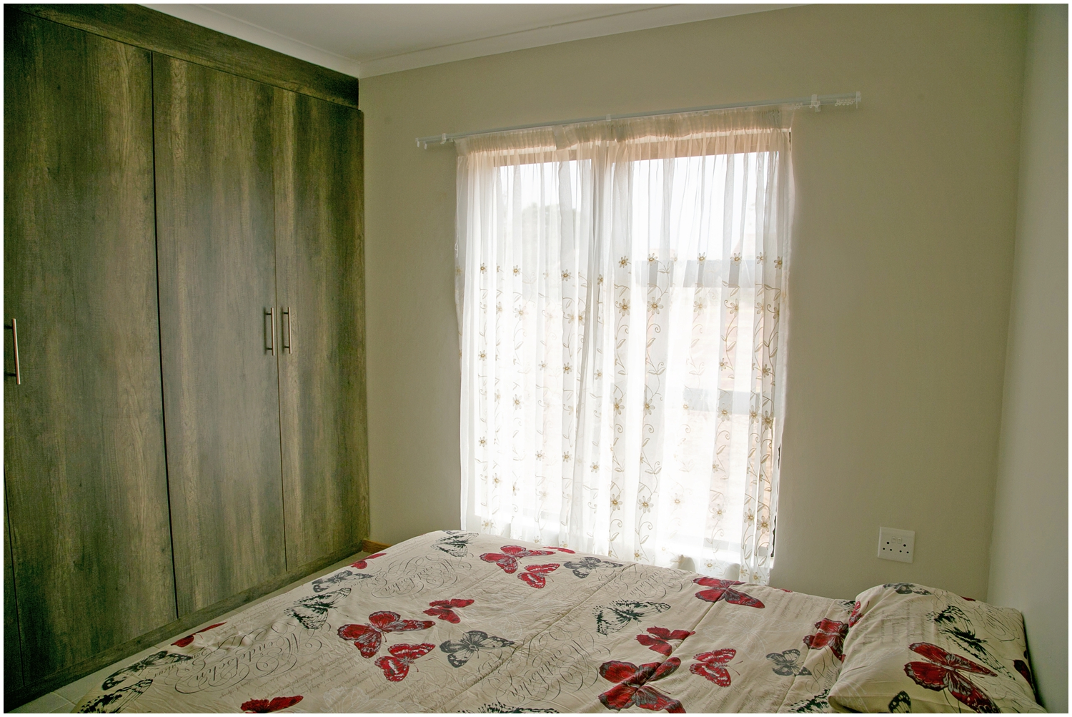 Bedroom inside a Pallicades house